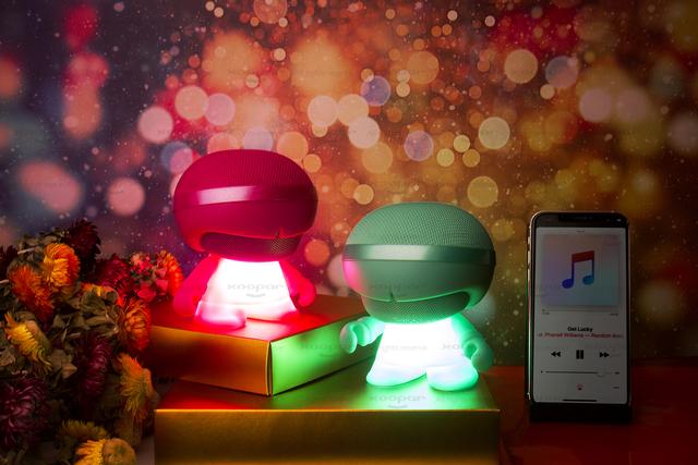 Xoopar Boy X5 5" Bluetooth Speaker : High performance sound & a unique glow feature 12 month warranty applies Xoopar