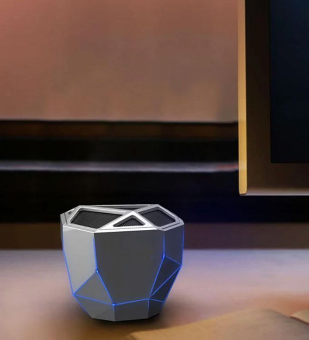 Xoopar GEO Speaker & Charging Dock Bundle -Silver Xoopar 